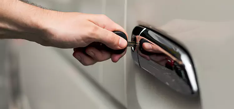 Why Choose Our Auto Locksmith Team in Racine, WI?